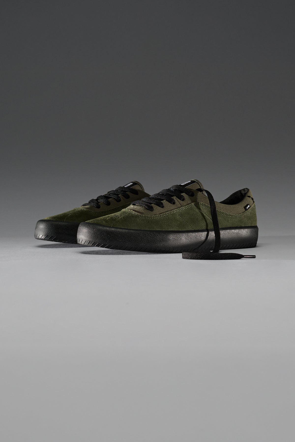 Globe Brand Melbek - Olive/Black